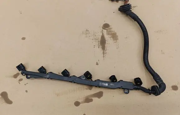 BMW 5 GT F07 Fuel injector wires 7809680