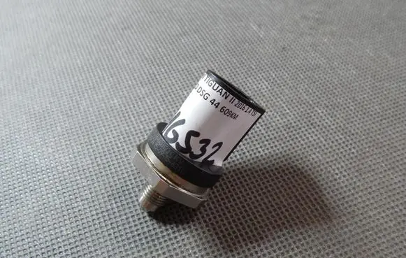 Fuel pressure sensor