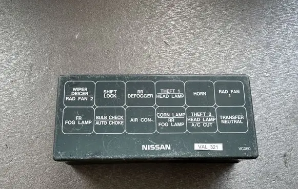 Nissan Patrol Y61 Fuse module 24382VC060 24382VC660