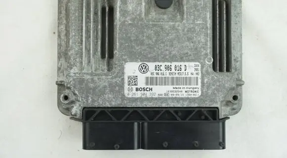 Skoda Octavia Mk2 (1Z) Engine control unit/module 03C906016D 03C906016C 0261S04392