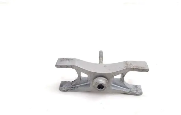 Audi A4 S4 B8 8K Fuel Injector clamp holder 04L216