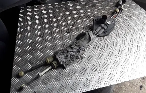 Renault Scenic II - Grand scenic II Gear shift cable linkage 12159T0