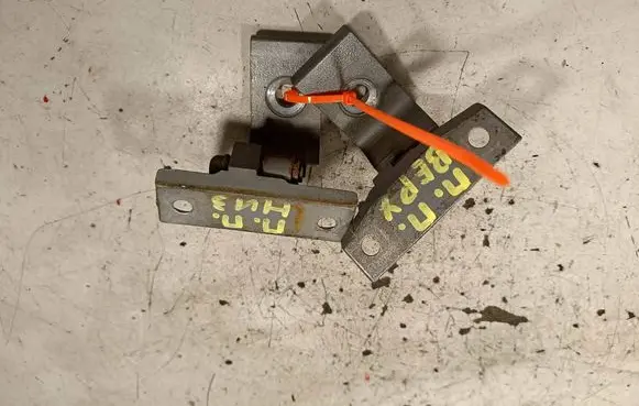 BMW X3 F25 Front door hinge set 7205550