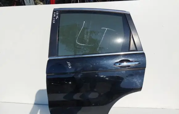 Honda CR-V Rear door