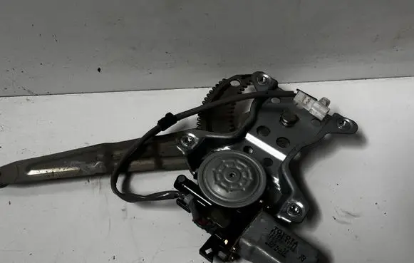 Toyota Prius (XW10) Front door window regulator with motor 8572047011 2621001490
