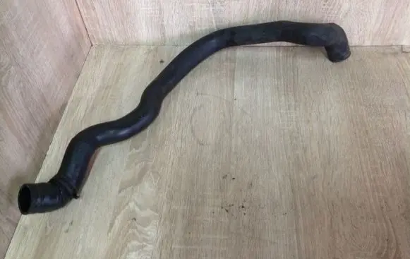 Volkswagen Golf V Engine coolant pipe/hose