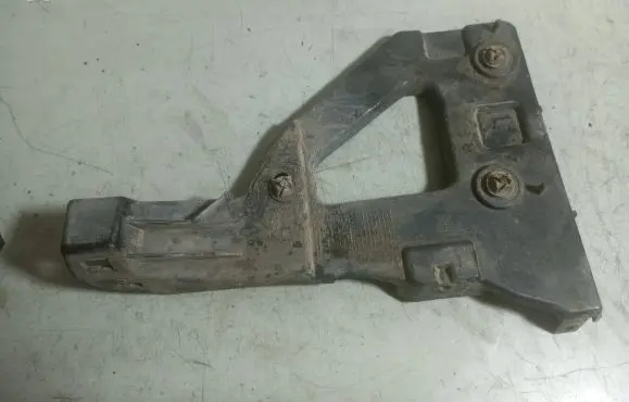 Audi A6 S6 C6 4F Front bumper mounting bracket 4F0807228 13672