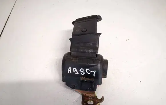 Middle seatbelt (rear)
