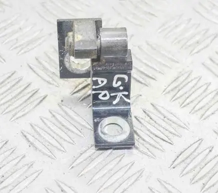 Volkswagen Golf VII Rear door lower hinge A046574 8K0831401K