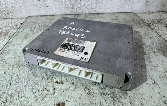 Toyota Corolla Verso E121 Engine control unit/module 1758007623 MB1758007623 896610F100