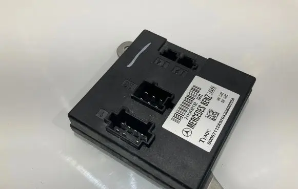 Mercedes-Benz E W211 Comfort/convenience module 2115452132 A2115452132