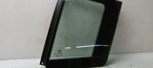 Audi R8 42 Front triangle window/glass 