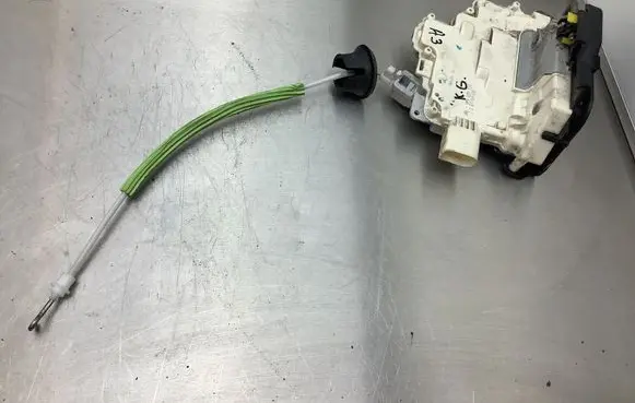 Audi A3 S3 8P Rear door lock 4F0839015