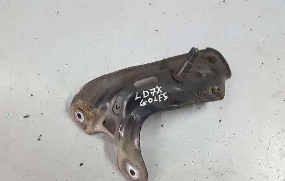 Volkswagen Golf V Fender mounting bracket 