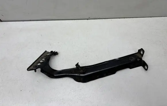 Audi A4 S4 B8 8K Fender mounting bracket 8K0821135 8K0821135H