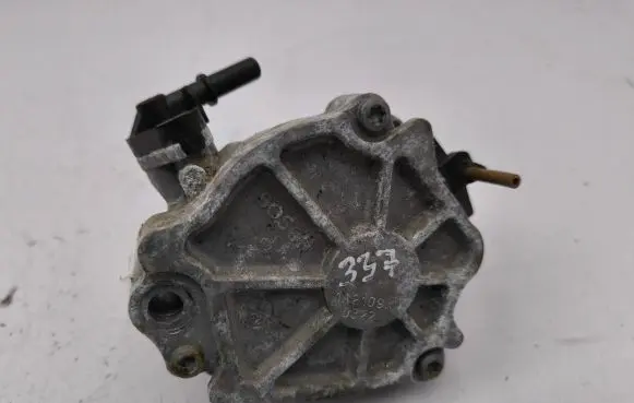 Citroen C4 II Vacuum pump 9684786780