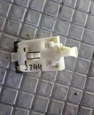 Toyota Yaris Engine bonnet (hood) release handle