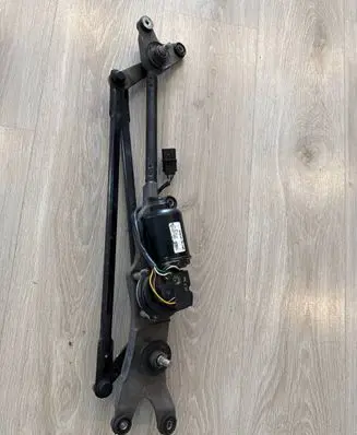KIA Opirus Front wiper linkage and motor 981103F000