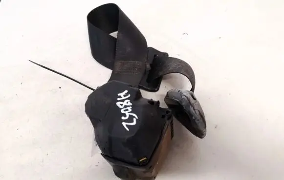 Mazda 121 SM Rear seatbelt 94fbb611b69a 94fb-b611b69-a