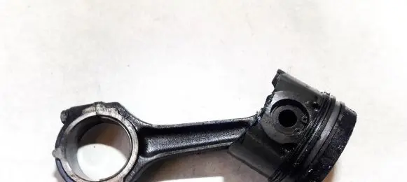 Volvo S40, V40 Piston with connecting rod