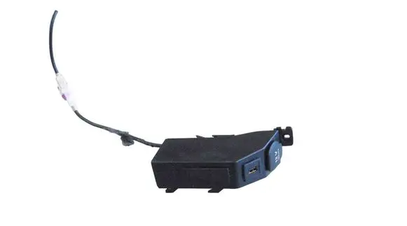 Mercedes-Benz SLK R172 USB socket connector A1728210211