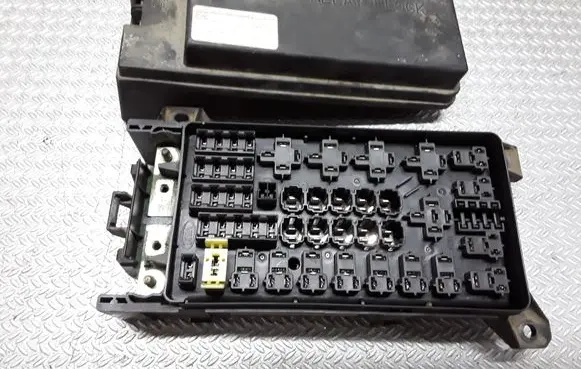 KIA Sorento Fuse module 911603E040