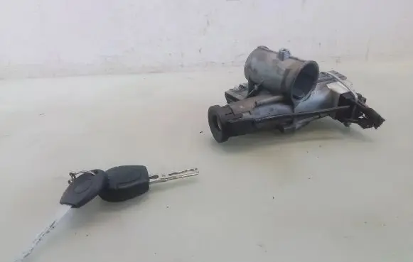 Volkswagen Sharan Ignition lock P012106