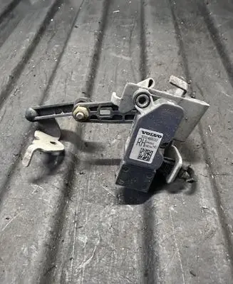 Volvo V60 Rear air suspension level height sensor 32246632