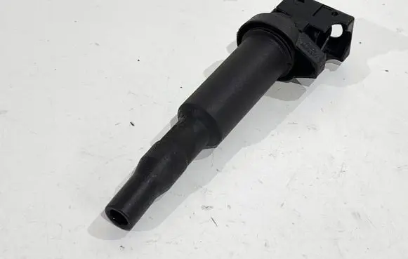 BMW X6 E71 High voltage ignition coil 7571643