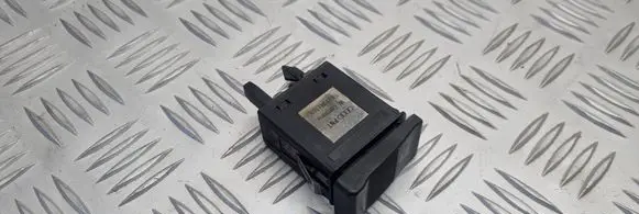 Audi 100 S4 C4 Windscreen/window heater switch 893941503