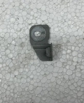 Audi RS5 Fender mounting bracket 8W0821469