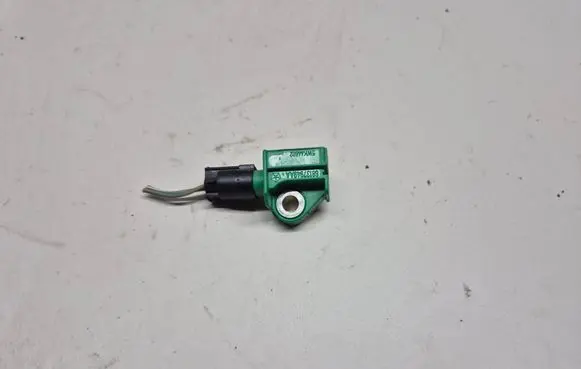 Chrysler Town & Country V Airbag deployment crash/impact sensor 68137949AA