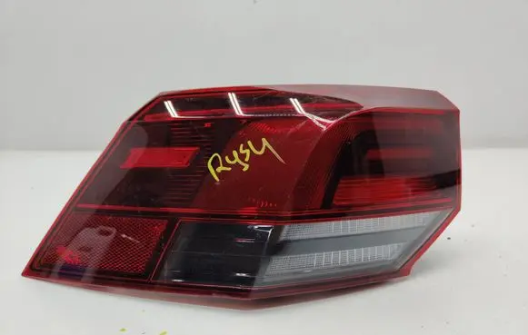 Volkswagen Golf VIII Rear/tail lights 5H0945095C