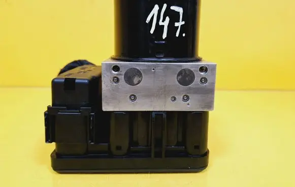 Volkswagen Golf V ABS Pump 1K0614517AE 1K0907379AC