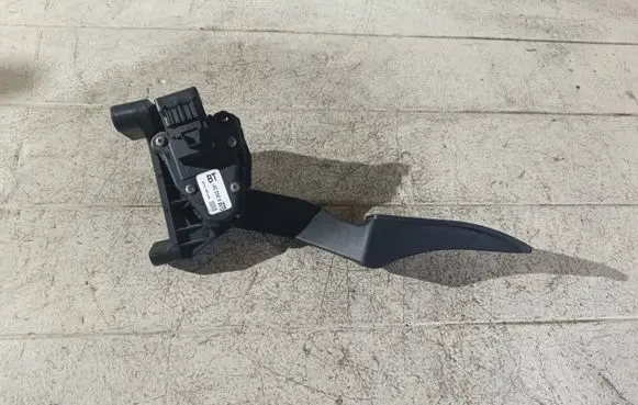 Opel Zafira B Accelerator throttle pedal 9202341