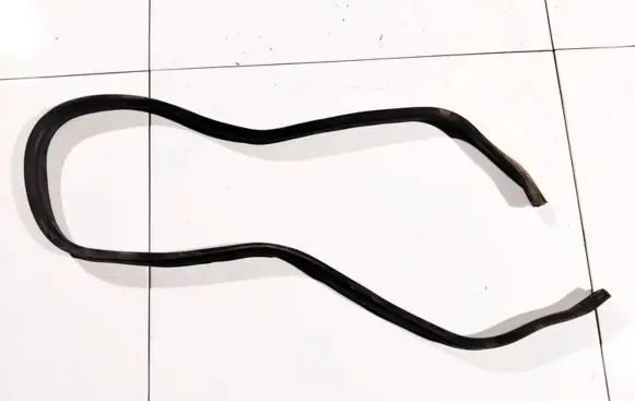 Mercedes-Benz CLS C219 Rubber seal front coupe door 