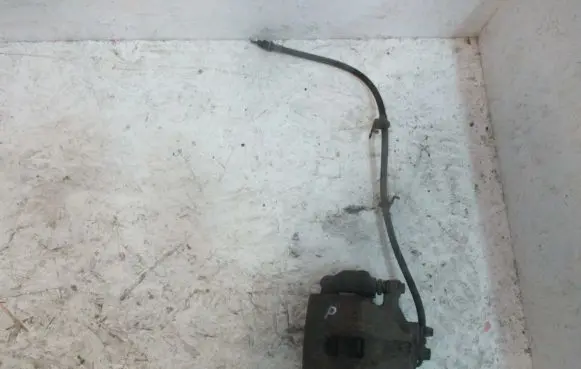Toyota Auris 150 Front brake caliper