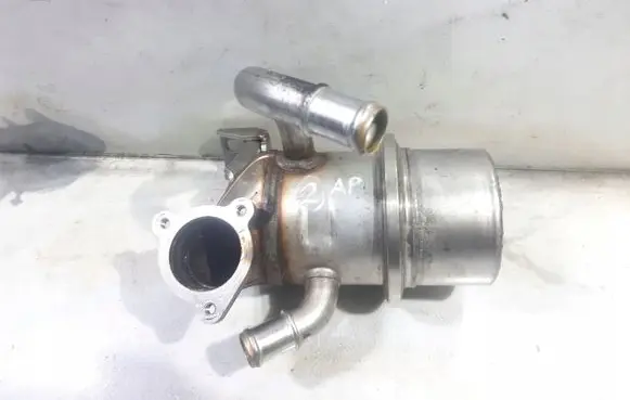 Volkswagen Golf VII EGR valve 04L131512AN