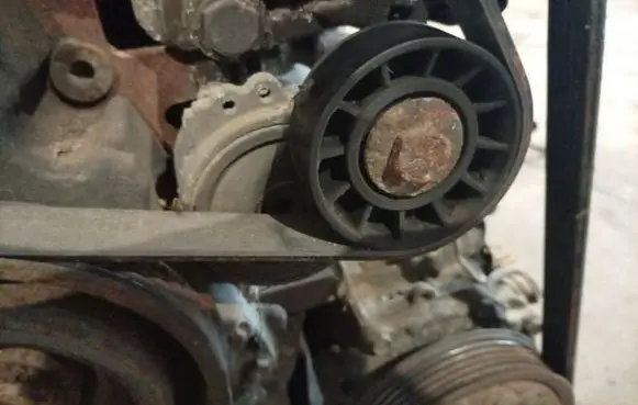 Citroen C5 Generator/alternator belt tensioner