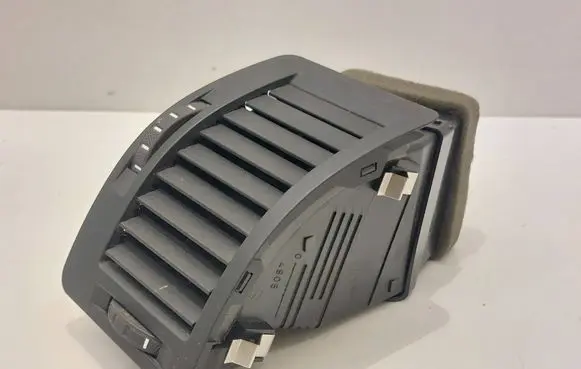 Skoda Octavia Mk2 (1Z) Dashboard side air vent grill/cover trim 1Z0819702A