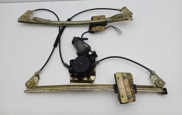 Volkswagen Golf III Front door window regulator with motor 0130821679