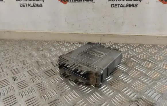 Renault Scenic I Engine control unit/module 7700105953 7700110647 0281001809