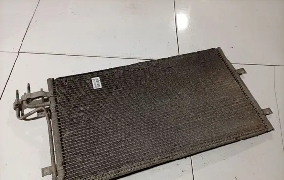 Ford Focus A/C cooling radiator (condenser)