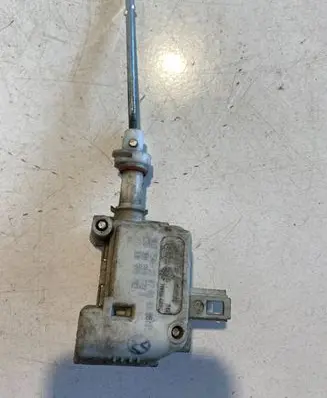 Volkswagen PASSAT B5.5 Central locking motor 3B0959782 3B0810773 7546330793