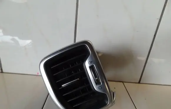 KIA Sportage Dashboard side air vent grill/cover trim