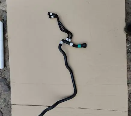 Tesla Model Y Engine coolant pipe/hose 15342900A