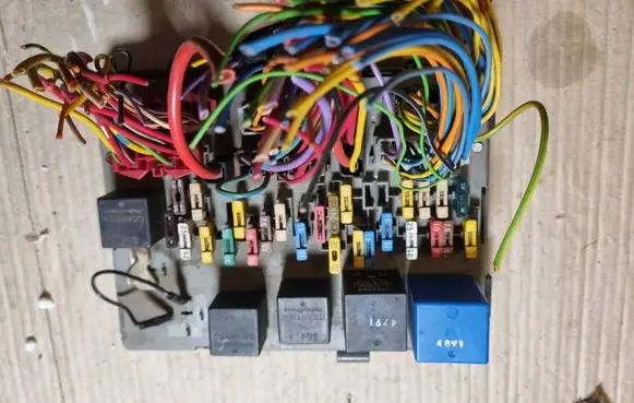 Renault Espace II Fuse module