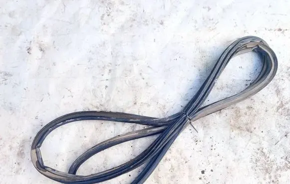 Toyota Avensis T250 Trunk rubber seal (body) 