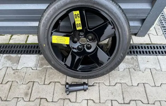 Audi A8 S8 D3 4E R18 spare wheel 