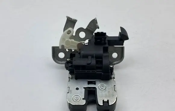 Audi A7 S7 4G Tailgate/trunk/boot lock/catch/latch 8K9827505A 1237137